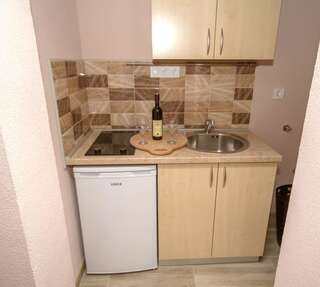 Апартаменты Apartments Bellavista Луштица Стандартный трехместный номер-студио-8